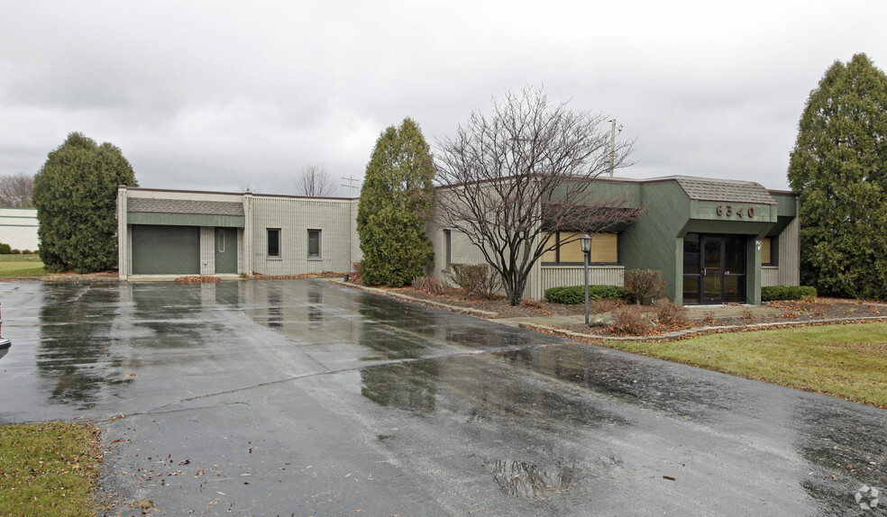 Primary Photo Of 6340 W Industrial Dr, Mequon Storefront For Lease