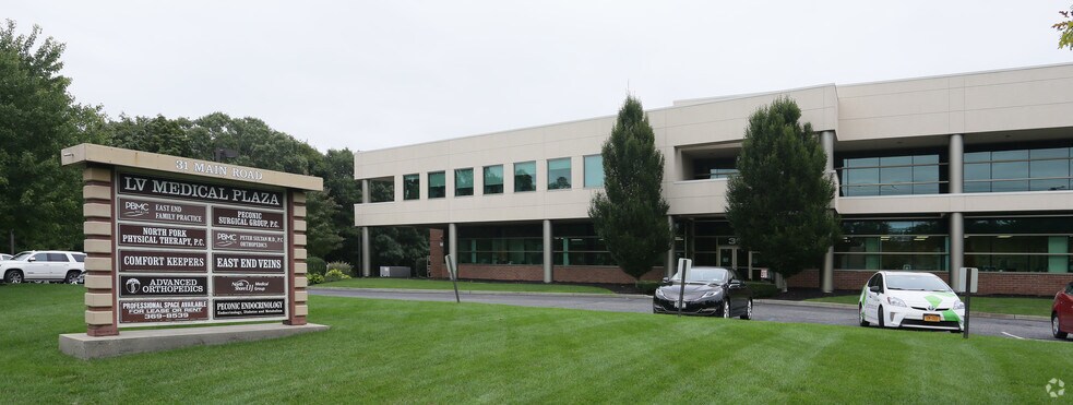 More Photos Of 31 Main Rd, Riverhead Medical For Sale
