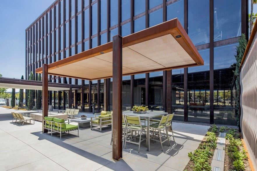 More Photos Of 18600 MacArthur Blvd, Irvine Unknown For Lease