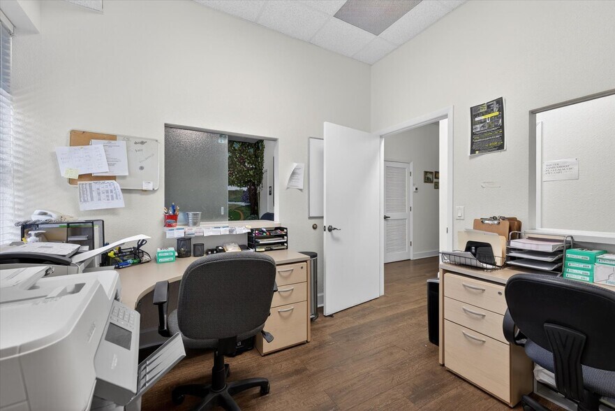 More Photos Of 14141 46th St N, Clearwater Medical For Sale