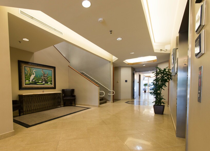 More Photos Of 15280 NW 79th Ct, Miami Lakes Office Residential For Lease