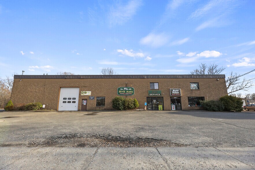 More Photos Of 1260 East St, Pittsfield Freestanding For Sale