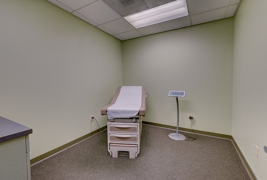 More Photos Of 855 Lehigh Ave, Union Township Office For Lease