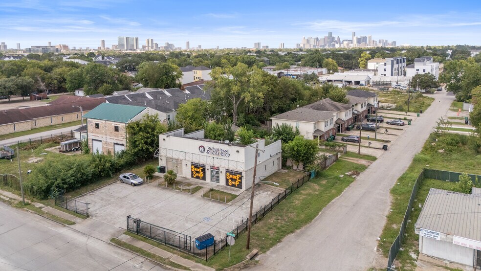 More Photos Of 6920 Winton St, Houston Land For Sale