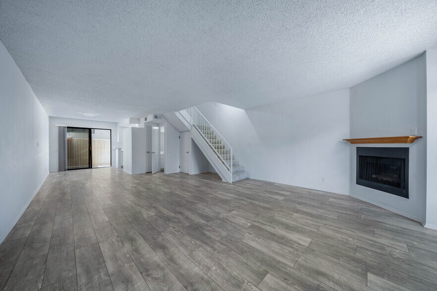 More Photos Of 638 E Tujunga Ave, Burbank Apartments For Sale