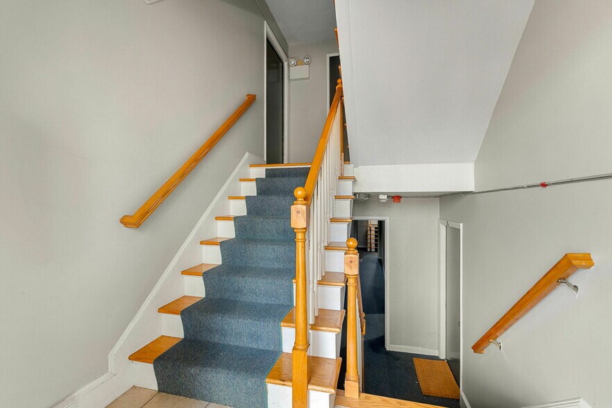 More Photos Of 1669-1671 Main St, Leicester Apartments For Sale