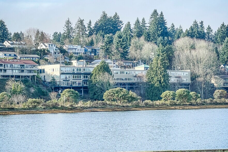 More Photos Of 324 W Bay Dr NW, Olympia Medical For Lease