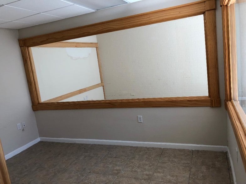 More Photos Of 7922-7930 Hillcroft St, Houston Office For Lease