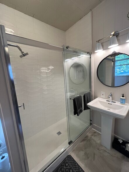 More Photos Of 605-607 W 9th St, Austin Office Residential For Lease