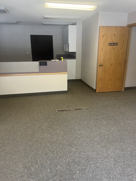More Photos Of 318 1st St SW, New Richland Office For Sale