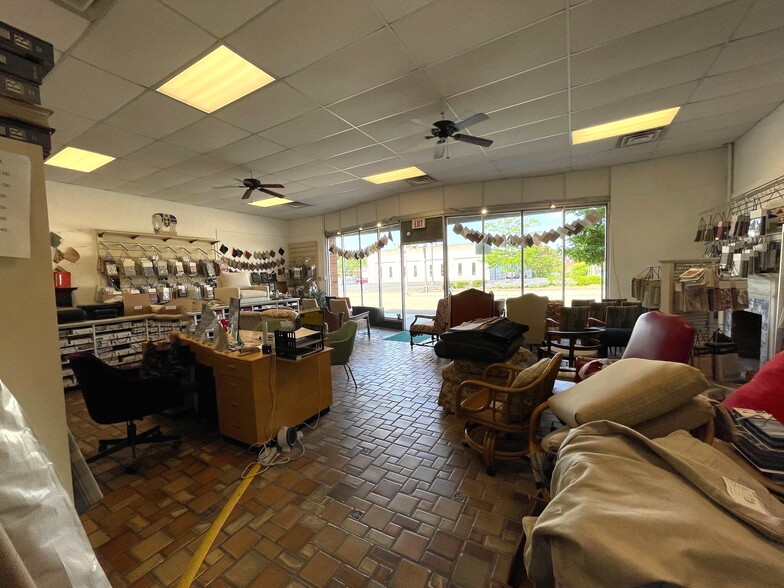 More Photos Of 814 Cleveland Ave NW, Canton Freestanding For Lease