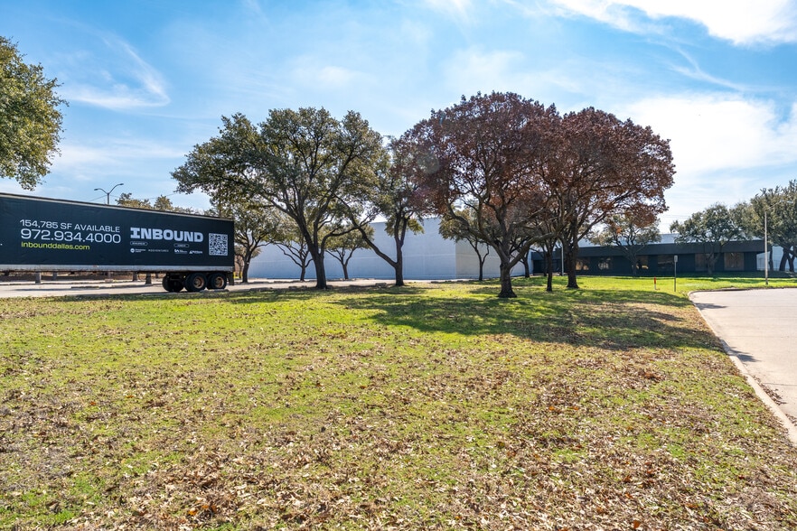 More Photos Of 4404 S Beltwood Pky, Dallas Warehouse For Lease