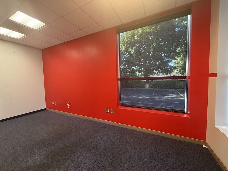 More Photos Of 1455-1465 S Reynolds Rd, Toledo Unknown For Lease