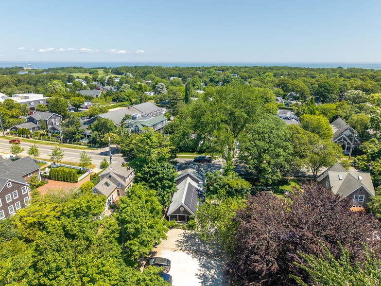 More Photos Of 218 Upper Main St, Edgartown Flex For Sale