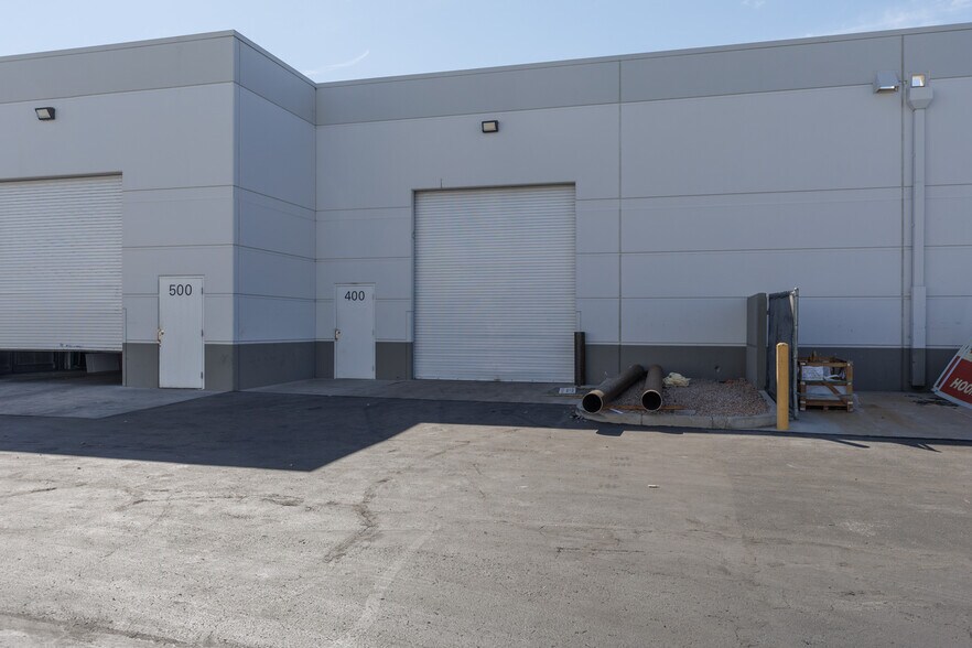 More Photos Of 6290 S Pecos Rd, Las Vegas Showroom For Lease