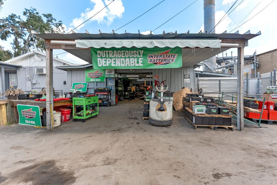 More Photos Of 1814 S Parsons Ave, Seffner Auto Dealership For Sale