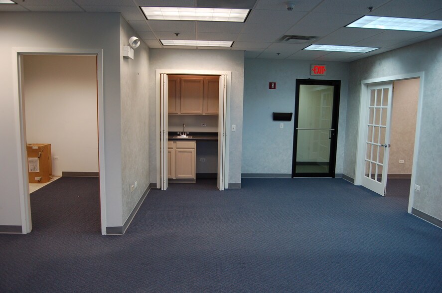 More Photos Of 1530 N Randall Rd, Elgin Medical For Lease