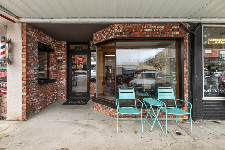 More Photos Of 511 Front St, Lynden General Retail For Sale