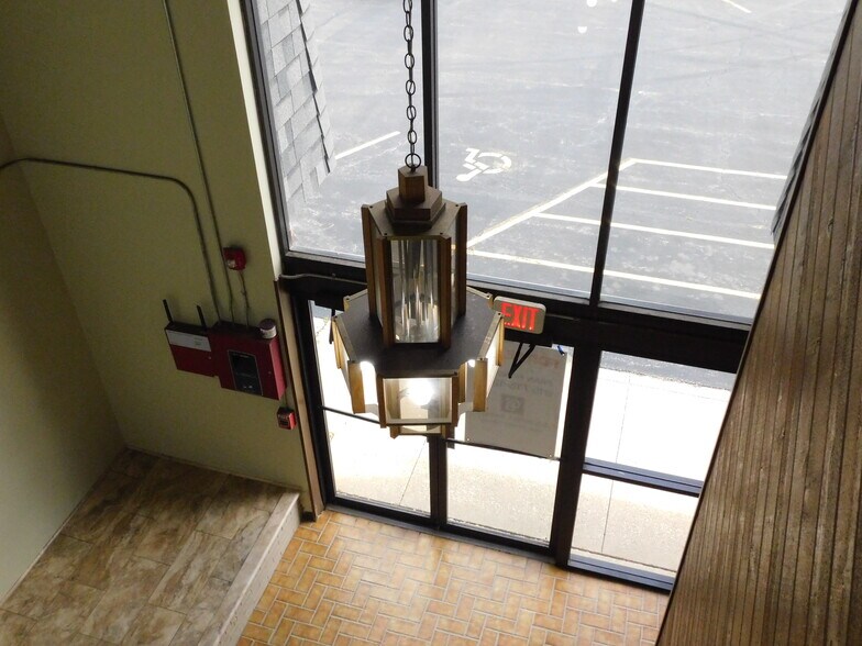 More Photos Of 700 W Jefferson St, Shorewood Office For Sale
