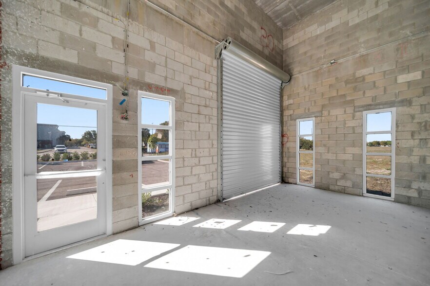 More Photos Of 1913 NE 10th Ter, Cape Coral Office For Lease