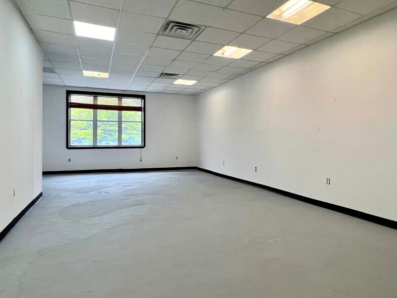 More Photos Of 18-17 42nd St, Astoria Light Distribution For Lease