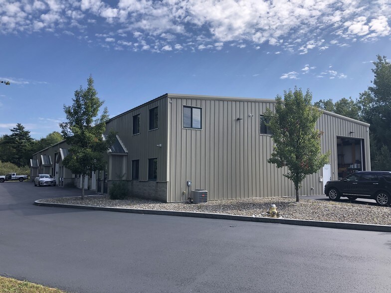 More Photos Of 59-73 Rainmaker Dr, Portland Service For Sale