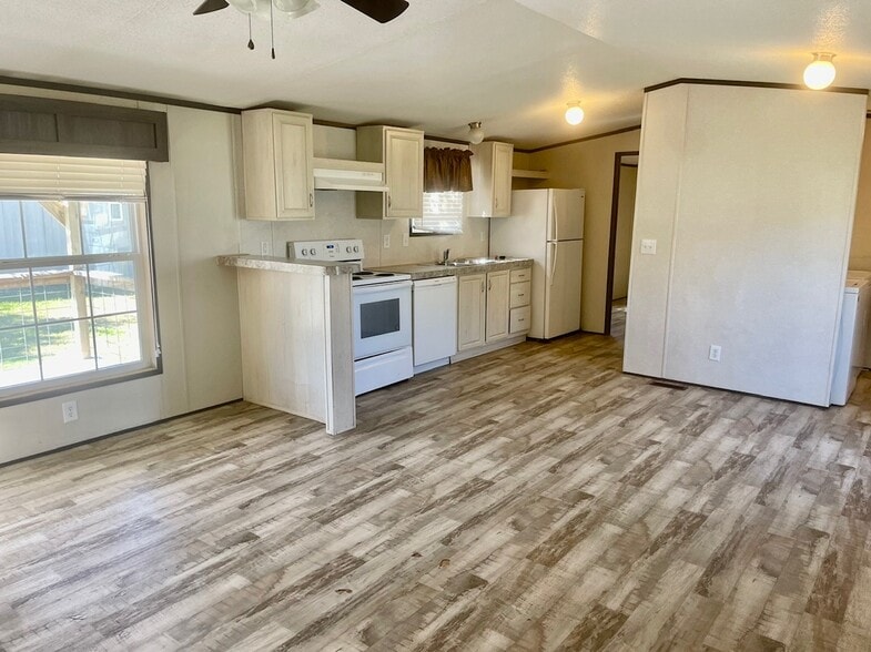 More Photos Of 1524 16th St, Rockport Manufactured Housing Mobile Home Park For Sale