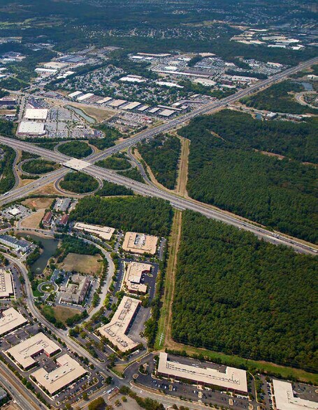 More Photos Of 14340-14370 Sullyfield Cir, Chantilly Flex For Lease