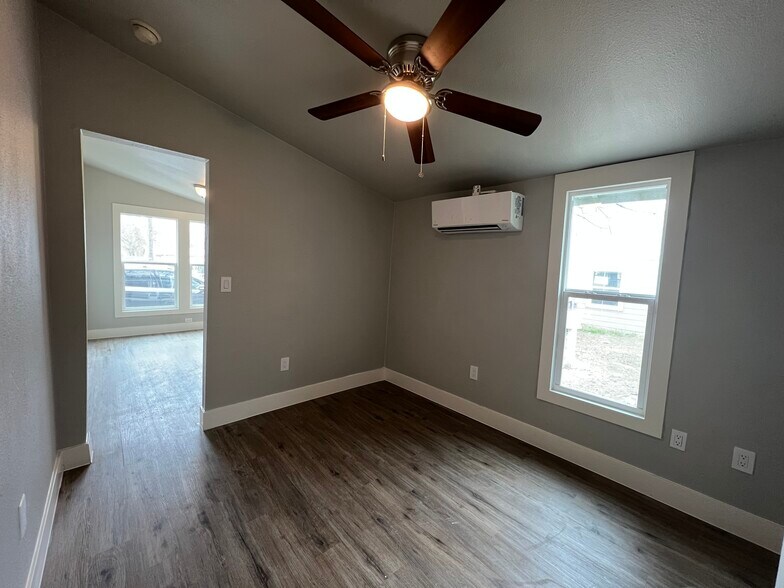 More Photos Of 101 Stanley Ct, San Antonio Multifamily For Sale