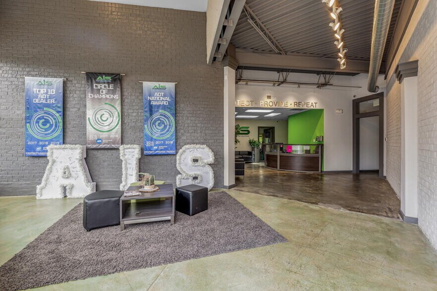 More Photos Of 115 Pomona Dr, Greensboro Office Residential For Lease