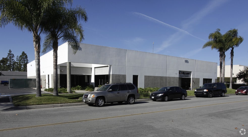More Photos Of 11591 Markon Dr, Garden Grove Warehouse For Lease