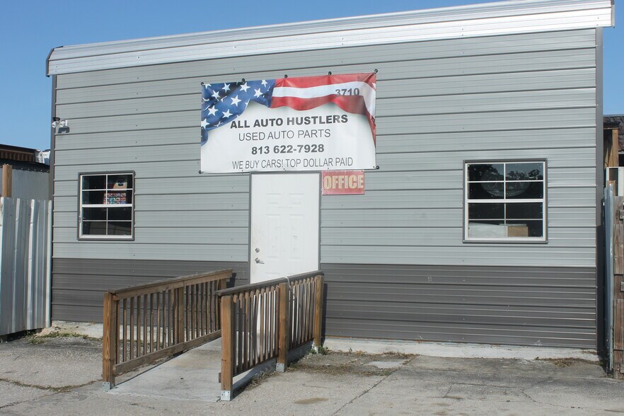 More Photos Of 3710 N 40th St, Tampa Auto Salvage Facility For Sale