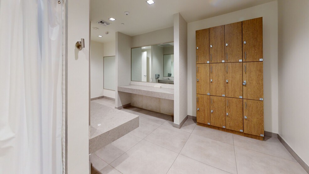 More Photos Of 2 Alhambra Plz, Coral Gables Office Residential For Lease