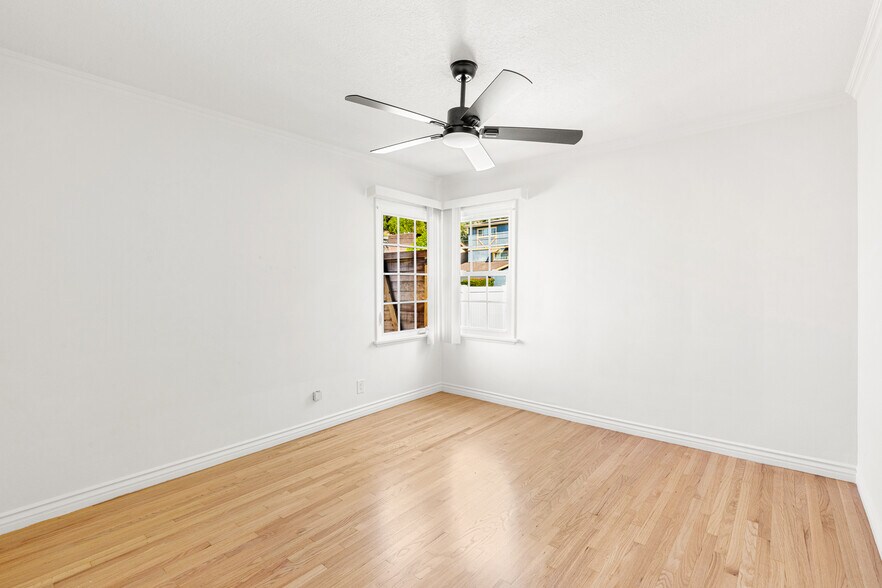 More Photos Of 5131 Don Pio Dr, Woodland Hills Multifamily For Sale