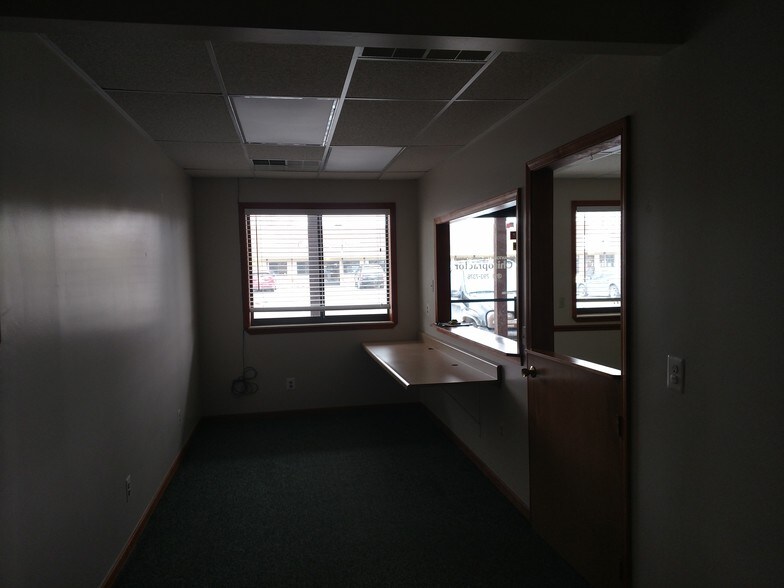 More Photos Of 5836 N Lapeer Rd, North Branch Storefront For Lease