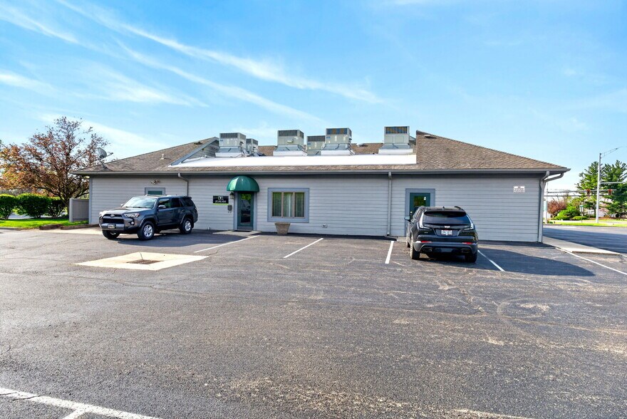 More Photos Of 1964 N Lakeman Dr, Bellbrook Medical For Sale