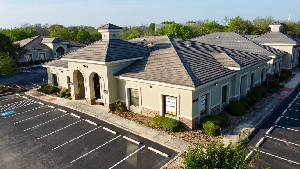 Primary Photo Of 9643 Huebner Rd, San Antonio Medical For Lease