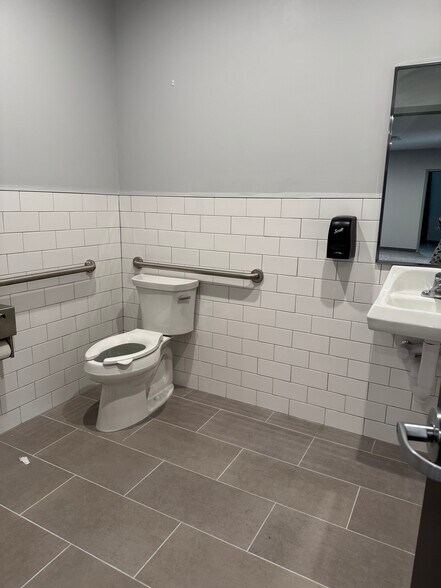 More Photos Of 2637 W State Road 426, Oviedo Medical For Lease