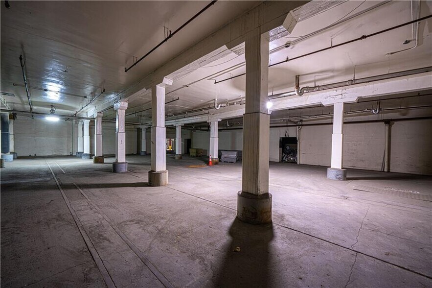 More Photos Of 202 Main St, Saint Joseph Refrigeration Cold Storage For Lease