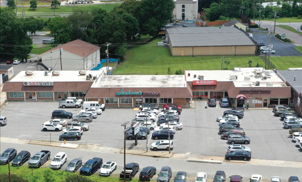 Primary Photo Of 1409 Samuel St, Winston-Salem Freestanding For Lease