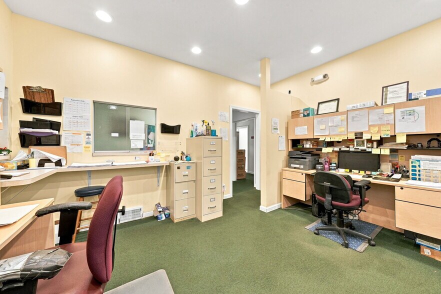 More Photos Of 1802 Lincoln Way, McKeesport Medical For Sale