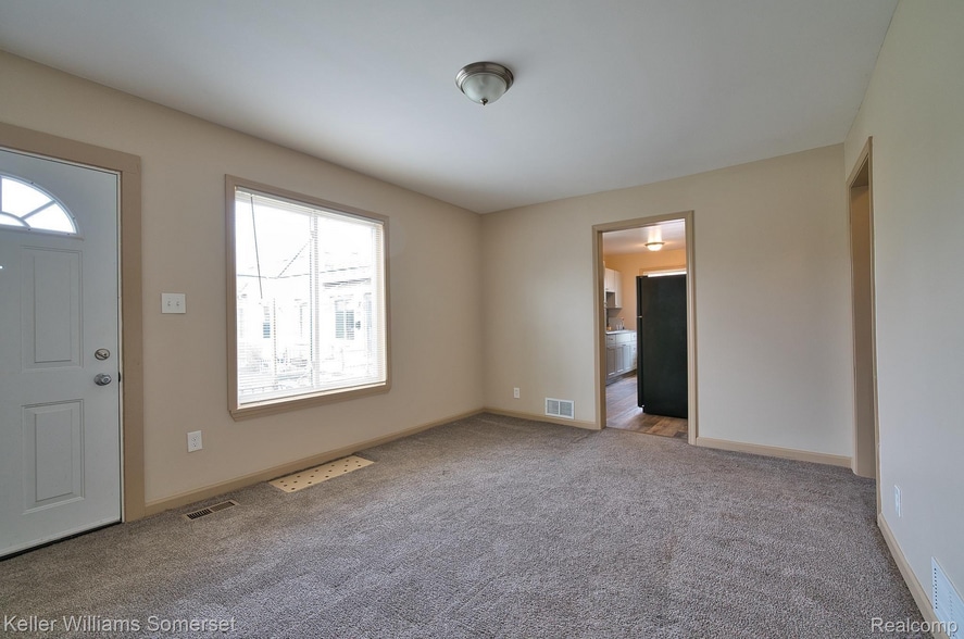 More Photos Of 51 Spokane Dr, Pontiac Apartments For Sale