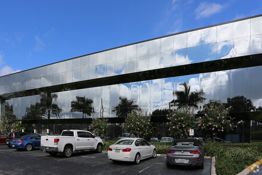 More Photos Of 185 NW Spanish River Blvd, Boca Raton Office For Lease
