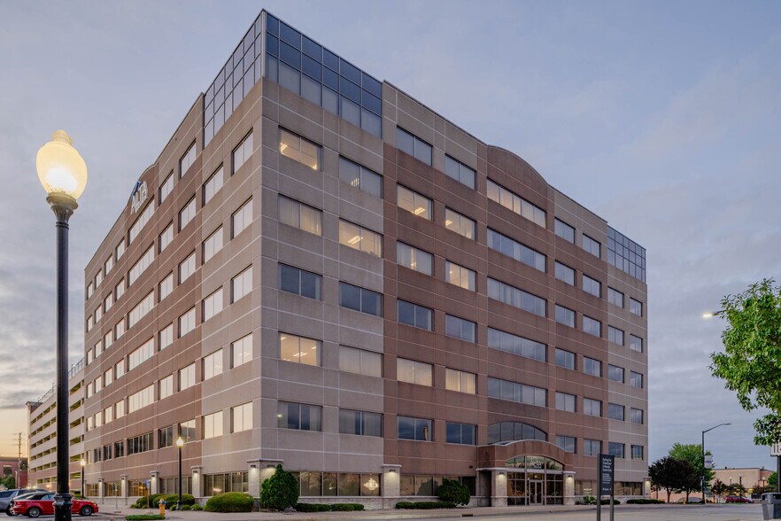 More Photos Of 120 N Commercial St, Neenah Office For Lease