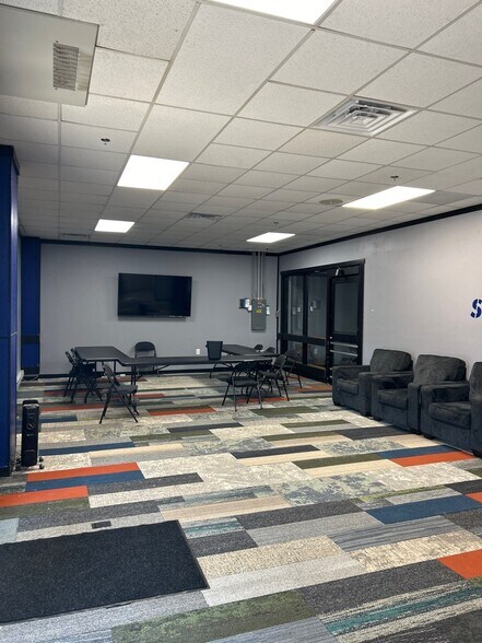 More Photos Of 606 7th St, Schenectady Warehouse For Sale