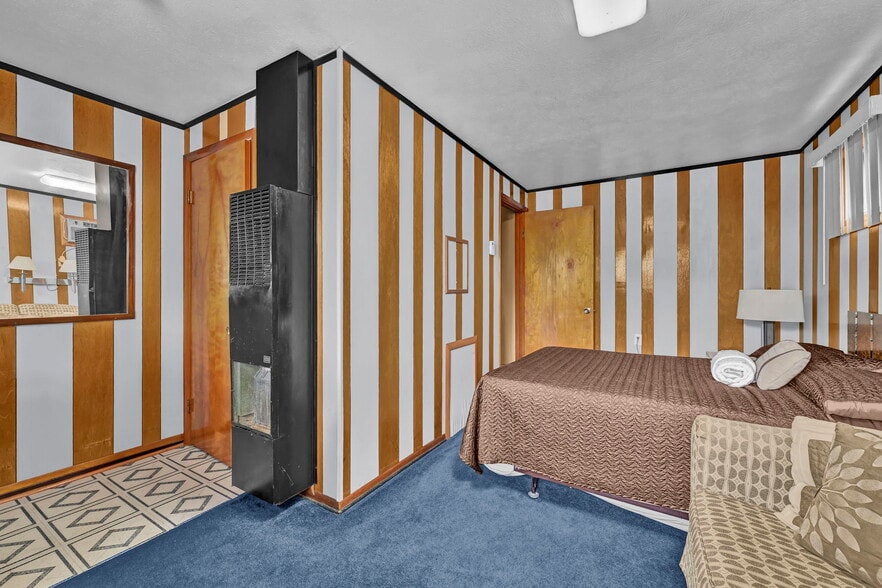 More Photos Of 44077 Oberlin Elyria Rd, Oberlin Hotel For Sale