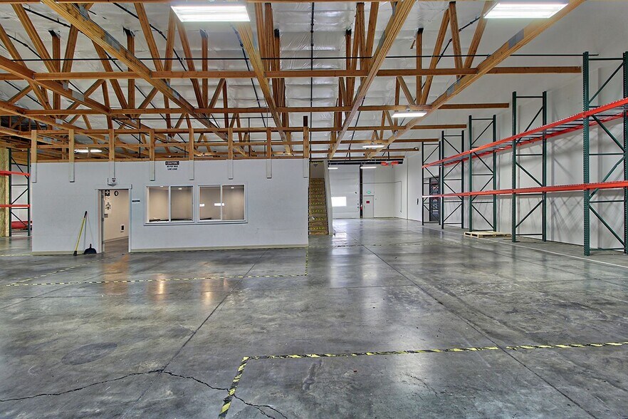 More Photos Of 1106 Airpark Ln, Sandpoint Warehouse For Lease