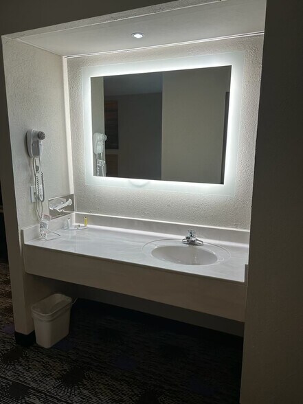 More Photos Of 789 E Milltown Rd, Wooster Hotel For Sale
