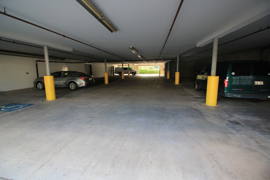 More Photos Of 99-061 Koaha Way, Aiea Warehouse For Lease