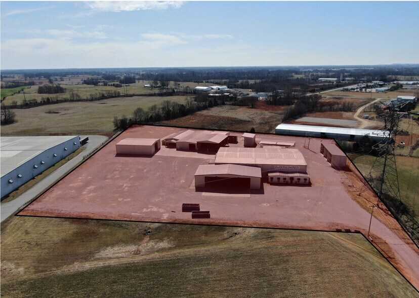 Primary Photo Of 351 Scottys Way, Bowling Green Service For Lease